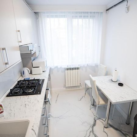 Gabi Apartament Suceava Exterior foto